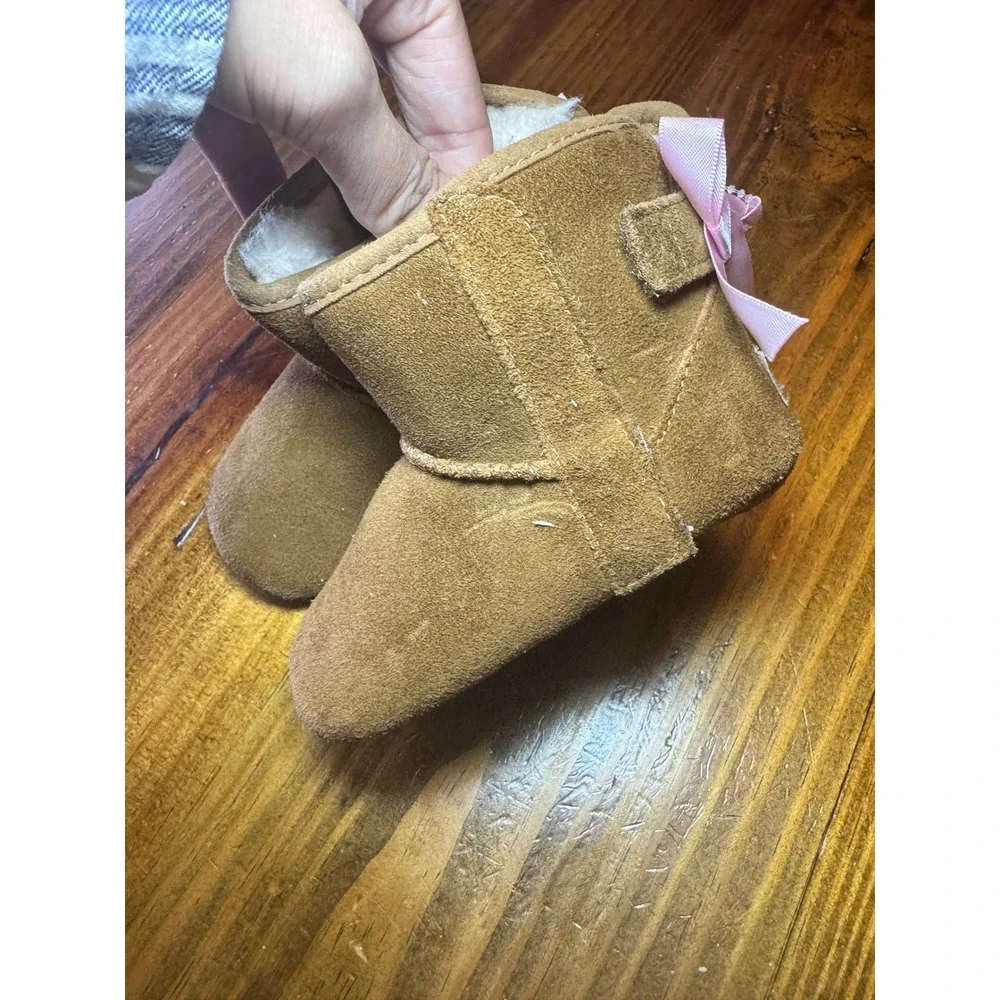 UGG Jesse Bow II Baby Boots Chestnut Suede Pink Bow Infant Size 4/5 1018403I